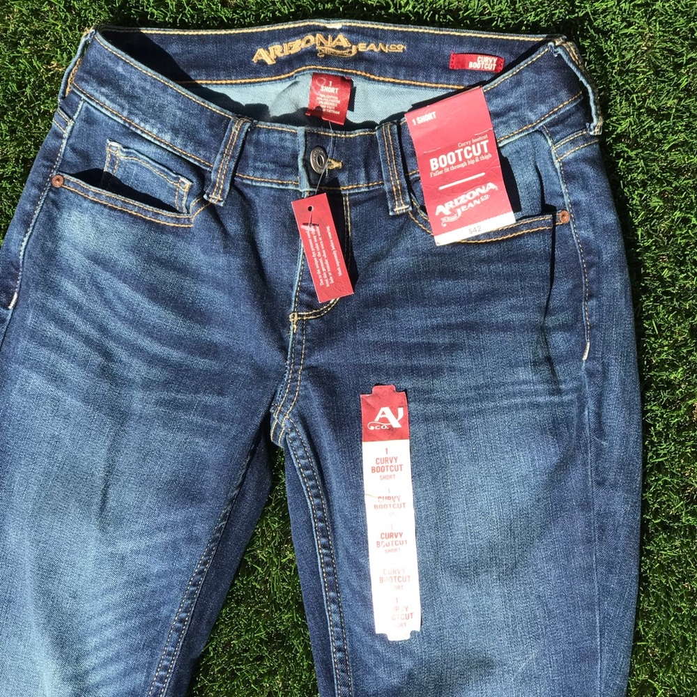 Arizona Jeans Co. - size 1  Curvy Boot Cut